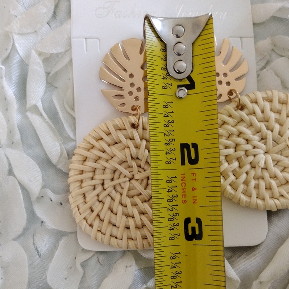 Boho rattan earrings - Picture 2 of 3